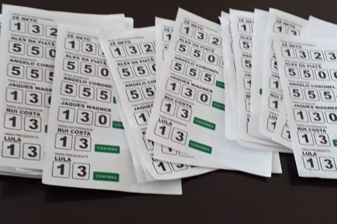 TRE investiga ‘santinhos’ com o nome de Lula como candidato