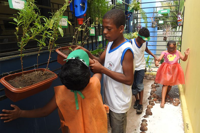 A Escola Amélio Batista inaugura Jardim com plantação de horta