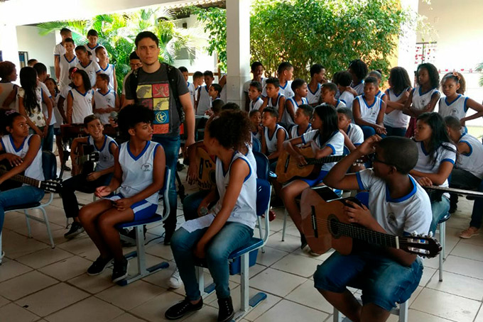 Alunos do CMMB participam de Feira de profissões