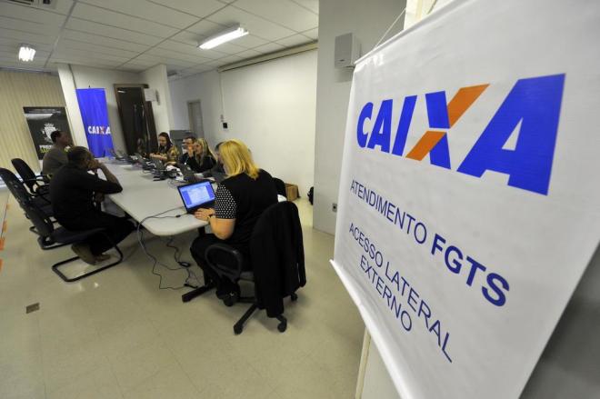 Trabalhador pode ter empréstimo equivalente à metade do FGTS; confira
