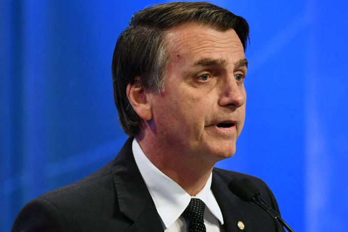 Mesmo com #elenão, Bolsonaro cresce mais entre mulheres