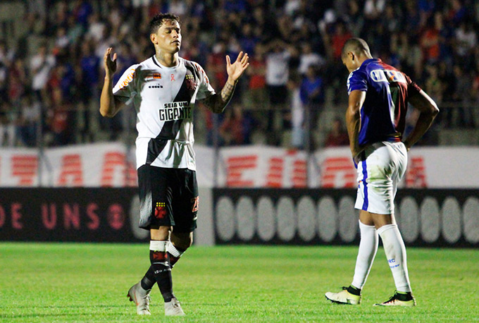 Vasco empata e coloca o Vitória na zona de rebaixamento da Série A