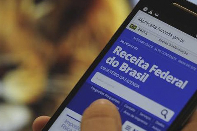 Receita notifica 383 mil contribuintes que caíram na malha fina