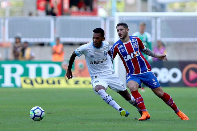 Tentando desgarrar da zona, Bahia encara o Grêmio em Porto Alegre
