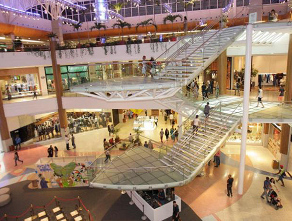 Lojas dos shoppings centers de Salvador ficarão fechadas hoje