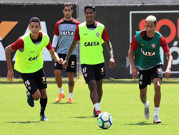 Léo Gomes projeta duelo diante da Chapecoense