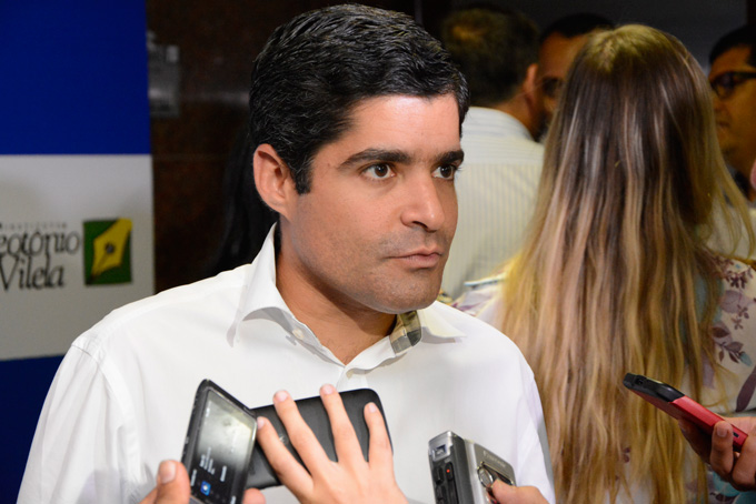 ACM Neto declara apoio a Jair Bolsonaro