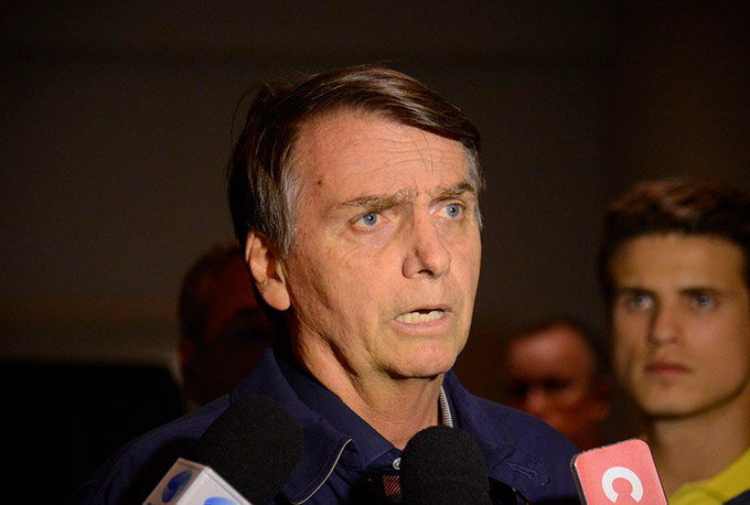 Bolsonaro diz que deverá participar de dois debates
