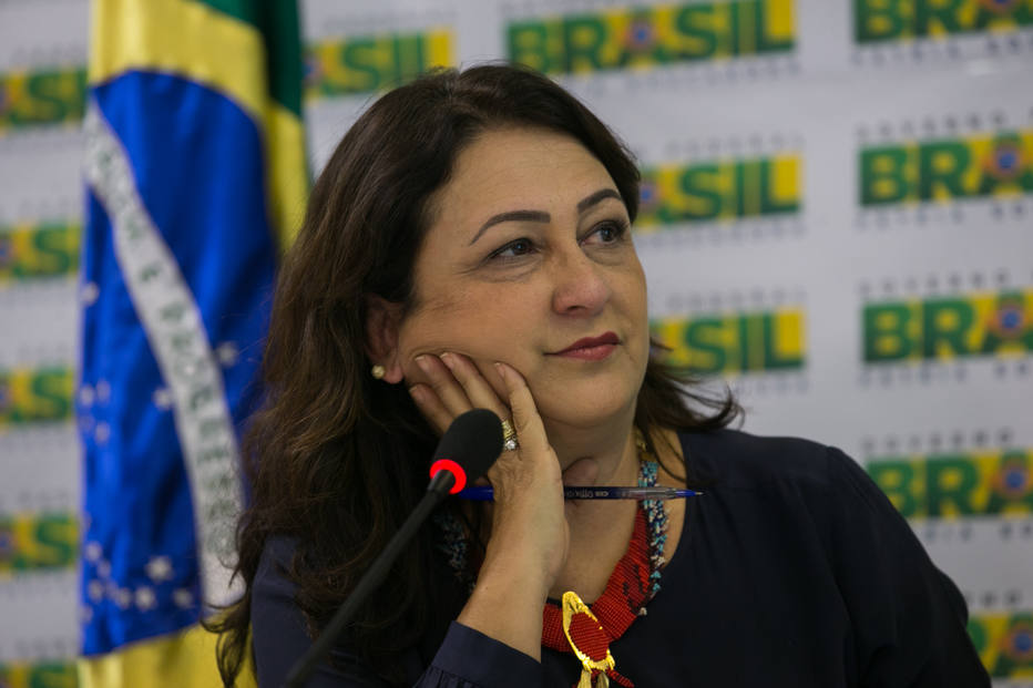  Kátia Abreu sugere renúncia a Haddad e substituição por Ciro contra Bolsonaro