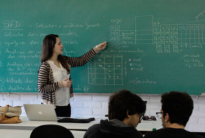 Apenas 3,3% dos estudantes brasileiros querem ser professores