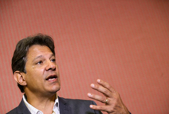 Haddad diz que missão do professor é se doar para o outro aprender