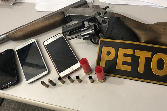 Suspeitos de roubar carro e raptar mulher morrem em confronto