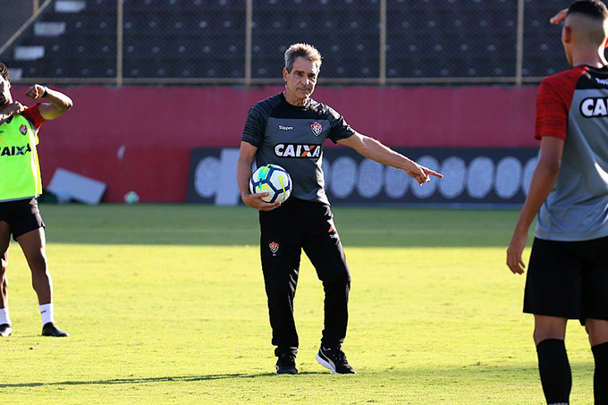 Vitória precisa manter pontuação do returno para não cair