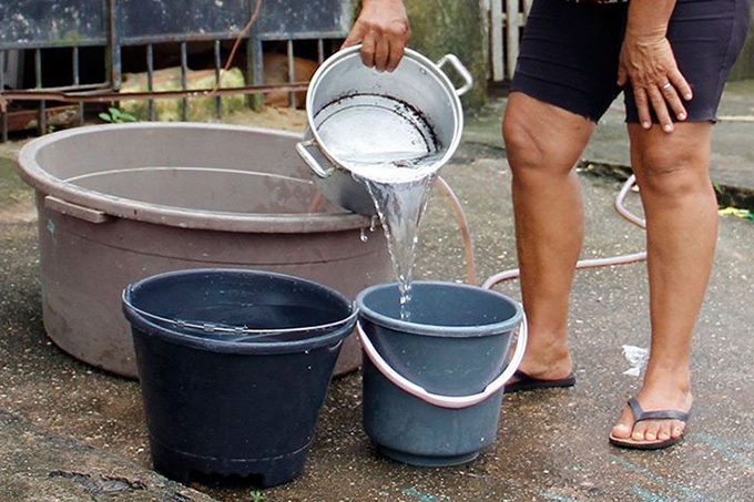 Moradores sofrem com a falta de água há 10 dias no Sempre Verde