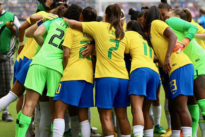 Sem Marta, Vadão convoca seleção para treinos antes de amistoso