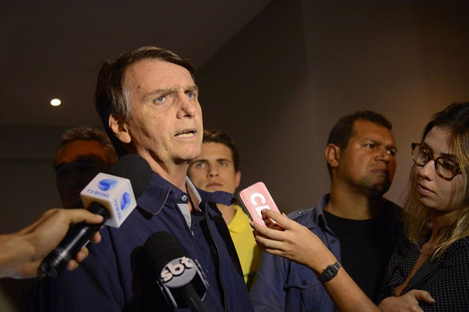 Em programa de governo, Bolsonaro fala em corte de gastos