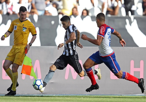 Bahia vence Botafogo fora de casa e se afasta da zona 
