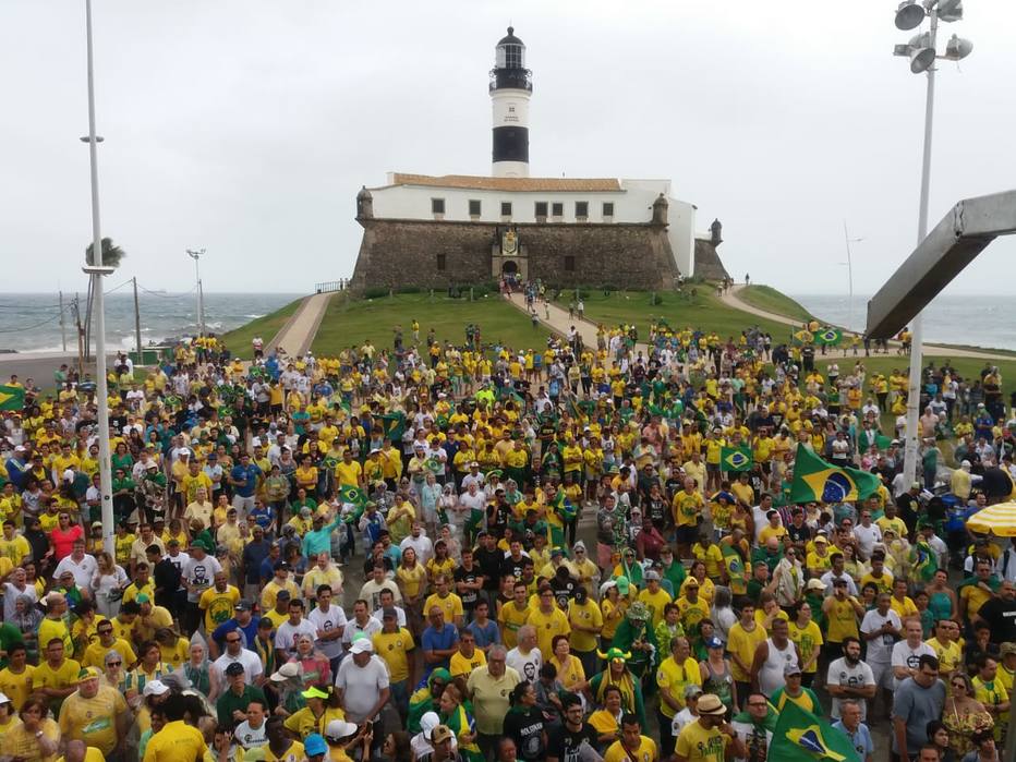 Apoiadores de Bolsonaro fazem atos em 21 capitais