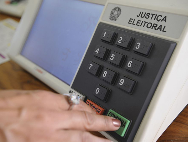 Propaganda eleitoral no rádio e tv termina hoje
