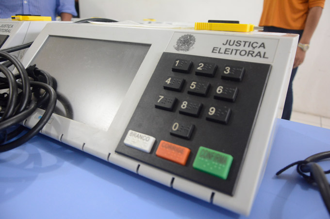 Três urnas eletrônicas foram substituídas em Mata de São João