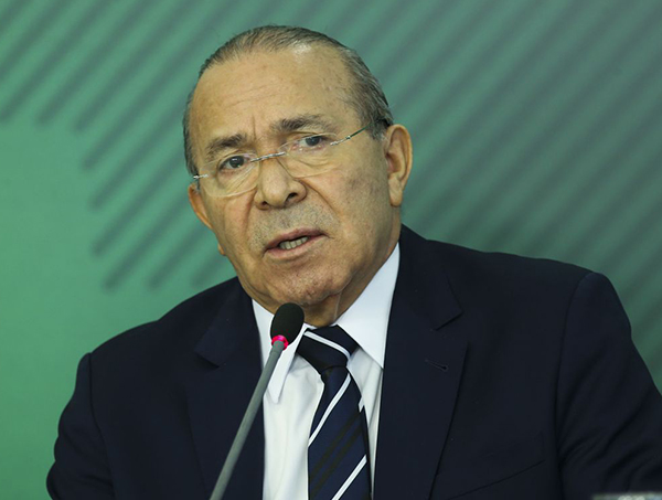'Não teremos dias de facilidade', diz Padilha