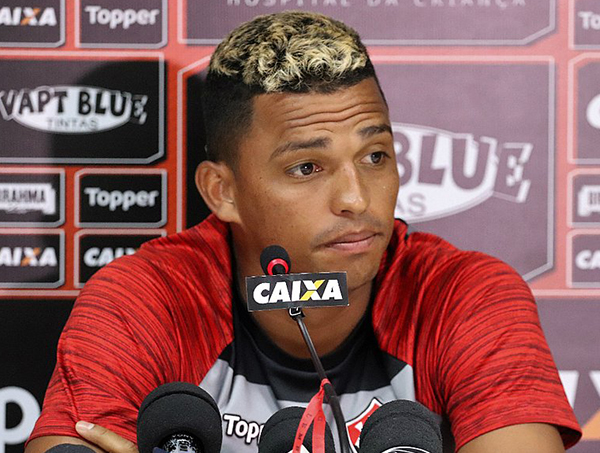'A conta está cada dia mais difícil', admite zagueiro do Vitória