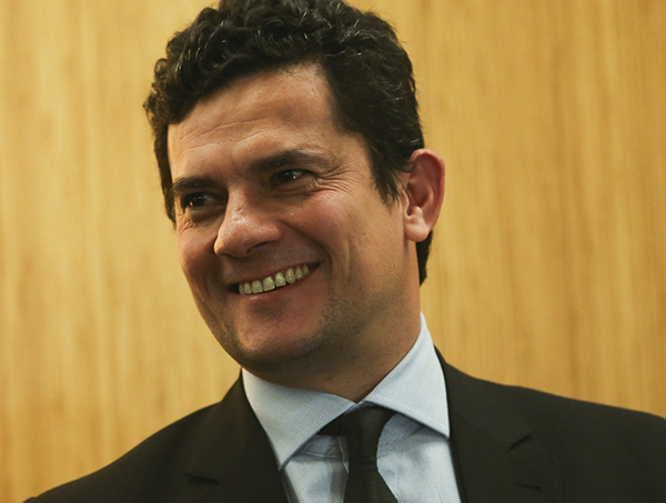 Juiz Moro não descarta participar do governo de Bolsonaro