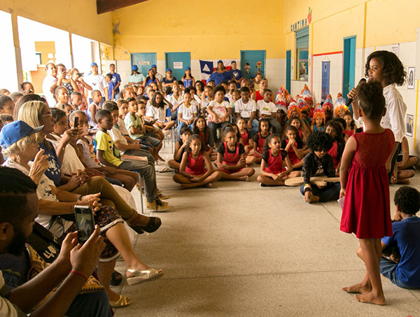 Projeto 'Dias d'Ávila: Qual a sua história?' é realizado em Escola Municipal
