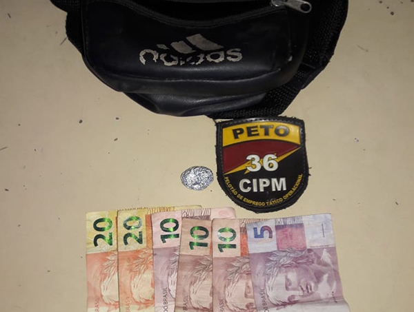 Vendedor ambulante é preso com droga no centro de Dias d'Ávila