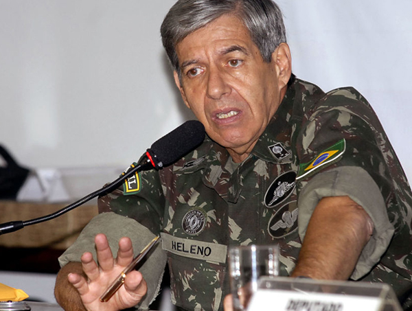 General Heleno defende direitos humanos para 'humanos direitos'