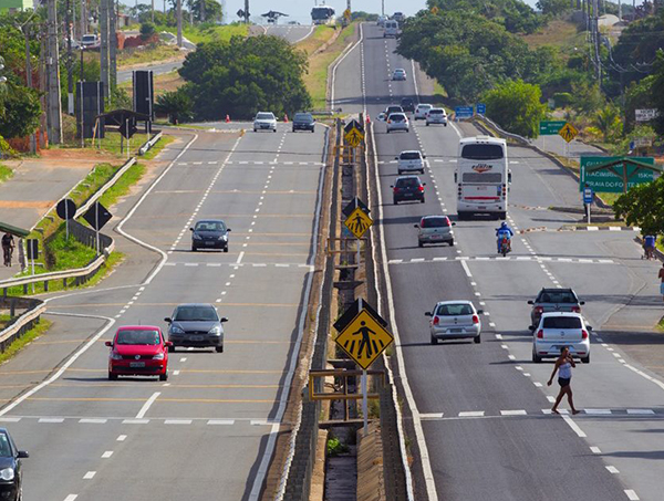 CLN realiza obras de manutenção na Estrada do Coco e Linha Verde