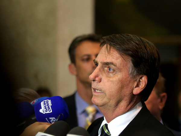 Bolsonaro diz que vai abrir 'caixa-preta' do BNDES