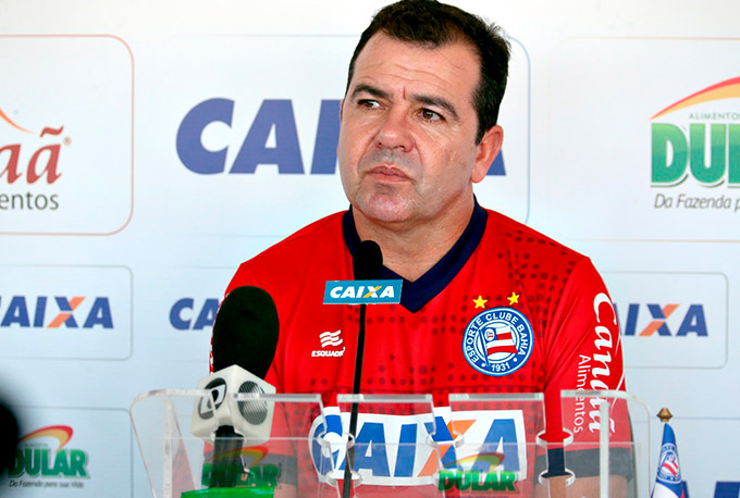 “Acho difícil”, crava Enderson sobre presença de Gilberto no clássico