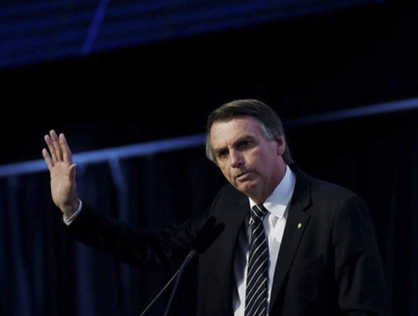 Bolsonaro diz que vai trabalhar por um país em que todos sejam felizes