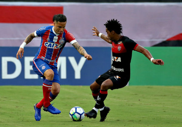 Vitória cede empata ao Bahia e se mantém na zona 