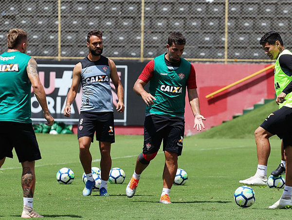 Vitória faz último confronto direto do Brasileirão contra o Sport
