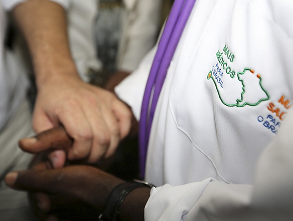Cuba sai do programa Mais Médicos após declarações de Bolsonaro
