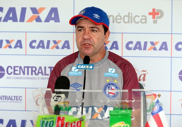 Enderson Moreira elogia Zé Rafael após vitória contra Ceará