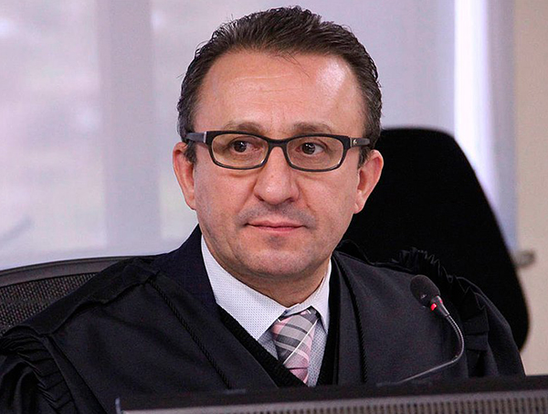 CNJ pede ao TRF-4 processo contra desembargador que mandou soltar Lula