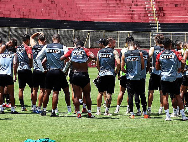 Rodada do domingo ajuda e Leão faz as contas para ficar na elite