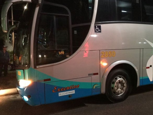 Motorista de ônibus interestadual é baleado no rosto na BR-101