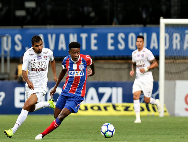 Bahia vence o Fluminense com facilidade e faz a festa da torcida