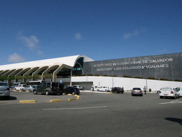 Três voos têm desembarque atrasado após suspeita de bomba 