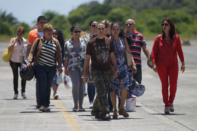 Doze médicos começam a trabalhar em vagas deixadas por cubanos