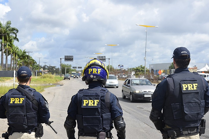 PRF abre concurso para 500 vagas de policial rodoviário
