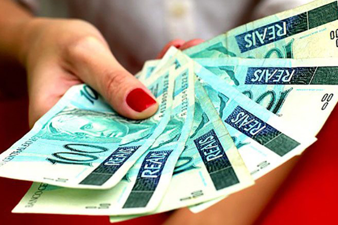 Patrão tem até hoje para pagar primeira parcela do 13º salário
