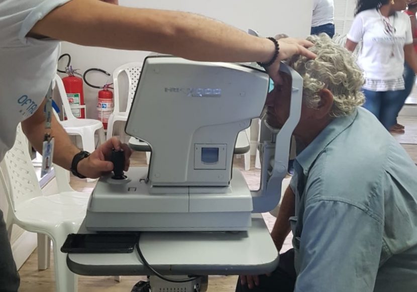 Pacientes passam por triagem para a realização da Cirurgia de Catarata
