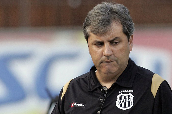 Vitória encerra negociações com Kleina e segue buscando treinador