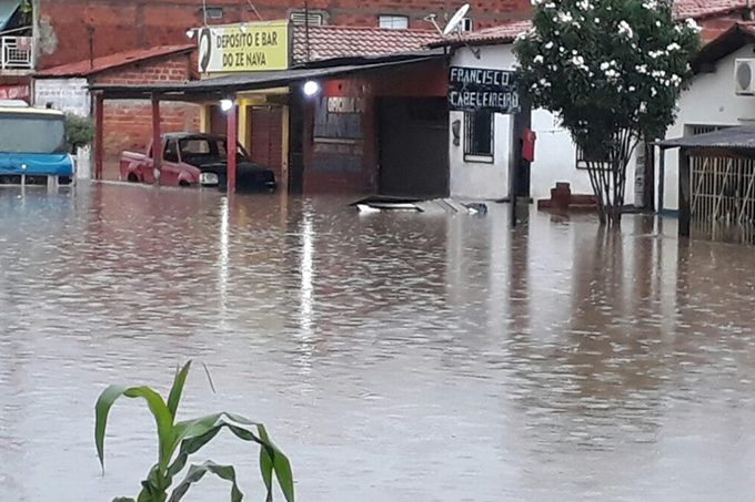 Inema emite alerta máximo para chuvas em 149 municípios