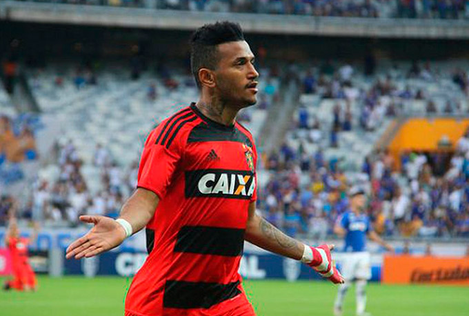 Sondado pelo Bahia, Rogério passa a seguir Tricolor e dá pista de possível acerto